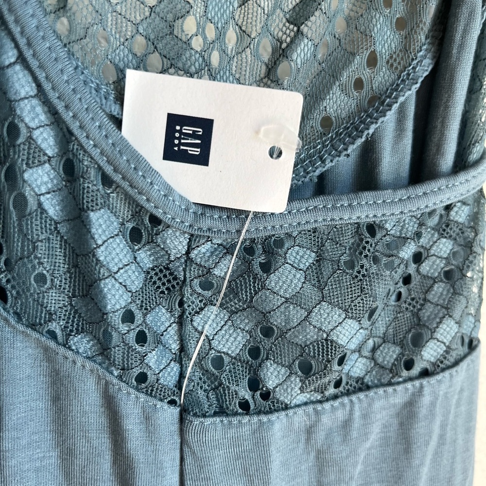 NWT Gap Women Slip Dress Lace Lingerie size S Adjustable Straps color Gray